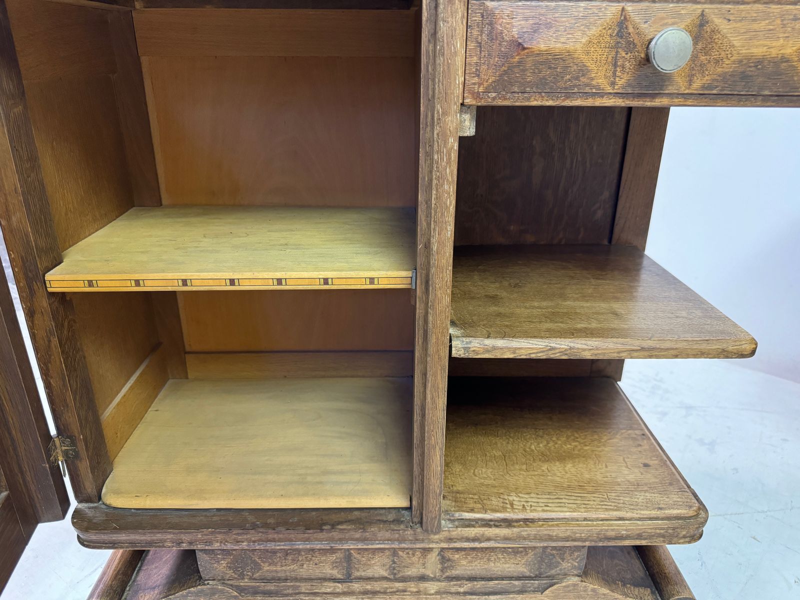 photo vinterior Pair Of French Oak Bedside Cabinets With Portoro Marble Tops