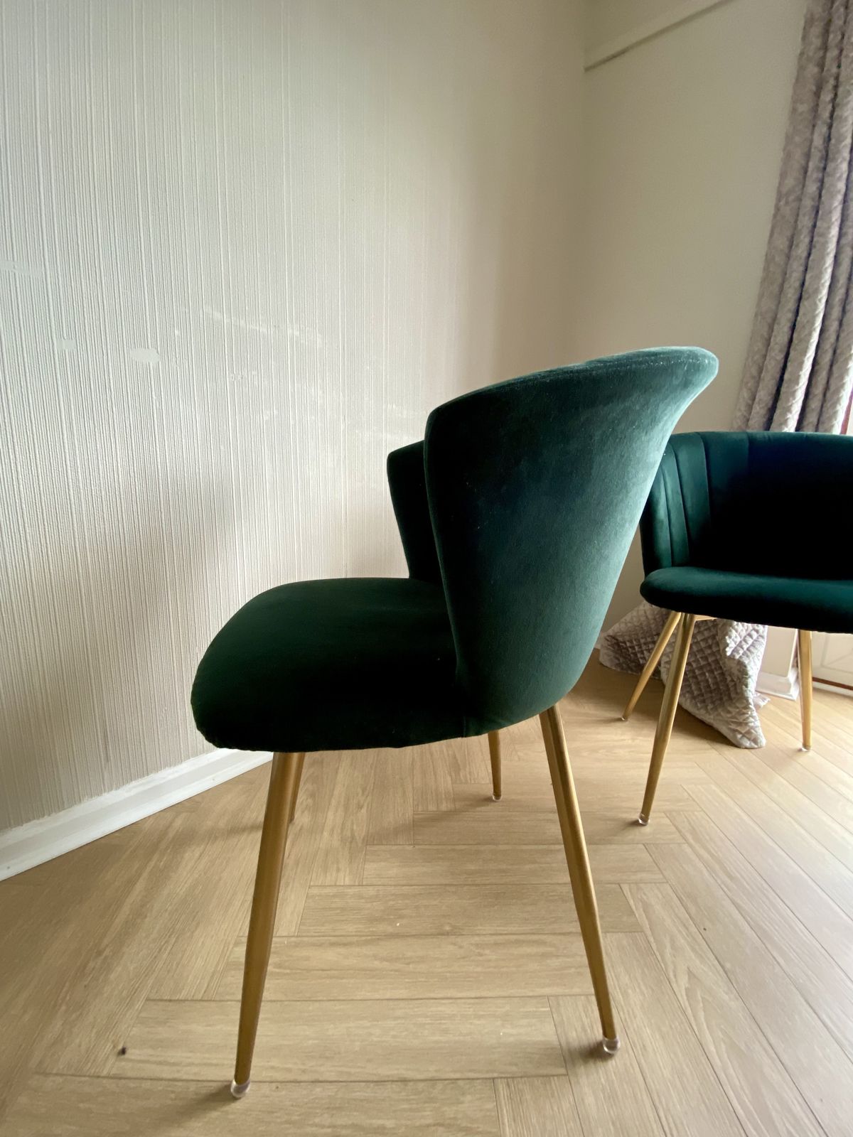 Modern Green Scallop Side, 2x Chair  Comfortable & Stylish Accent Seating photo for sale