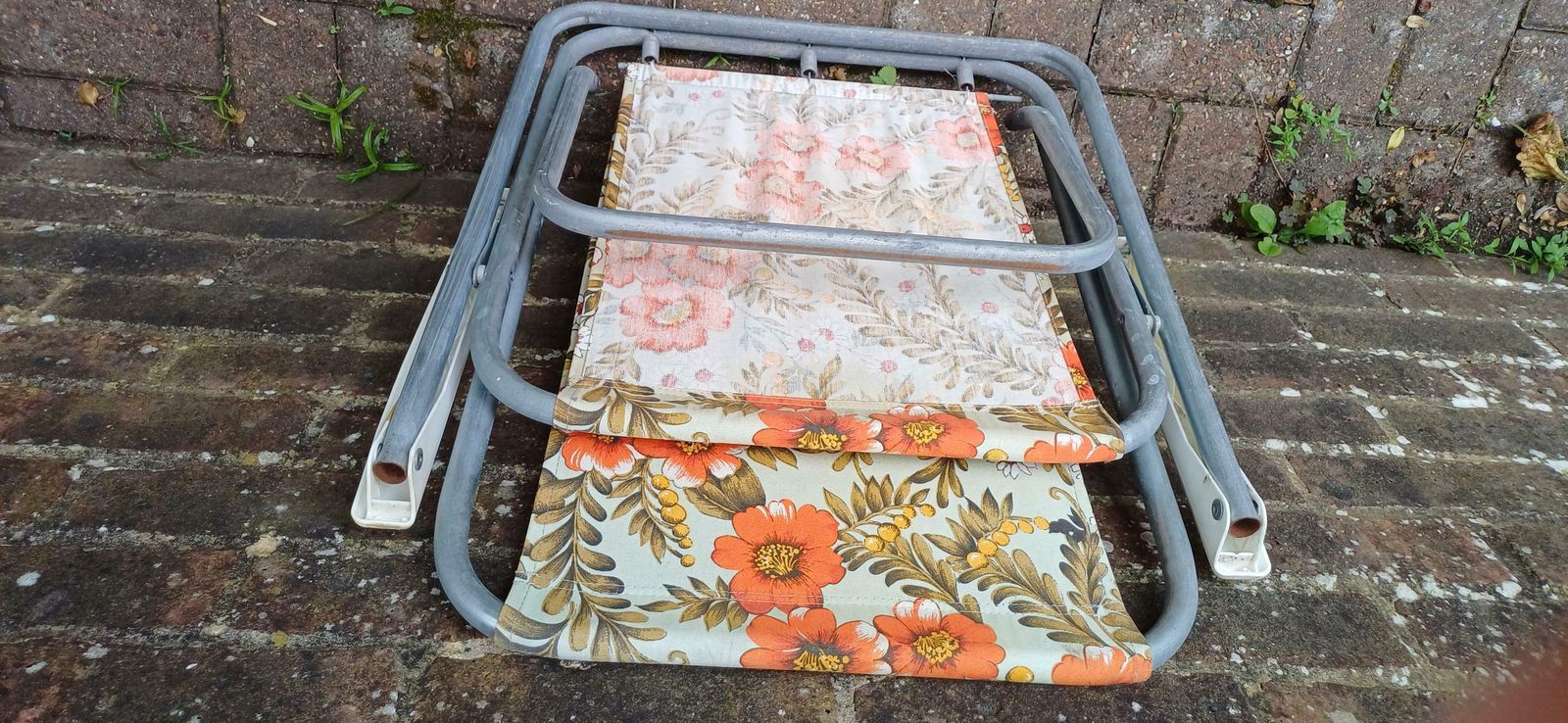 photo for sale Vintage Retro 70s Sprung Deckchair. Folding. Funky Floral Decoration.