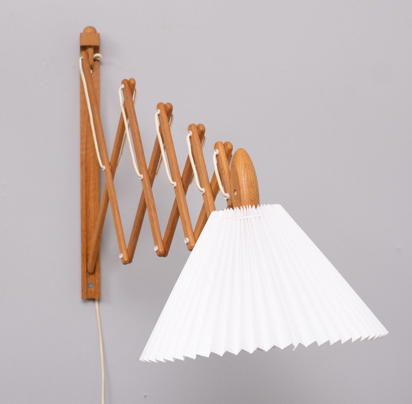 Oak Scissors Wall Lamp Le Klint 1950s Denmark photo vintage