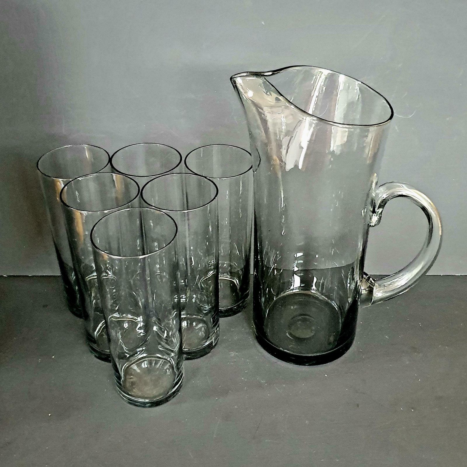 A Rare Early Dartington Pitcher Set With 6 Hiball Glasses In Smoked Grey Glass, Model Ft50 From 1968, Early Frank Thrower Design, English photo 73.0