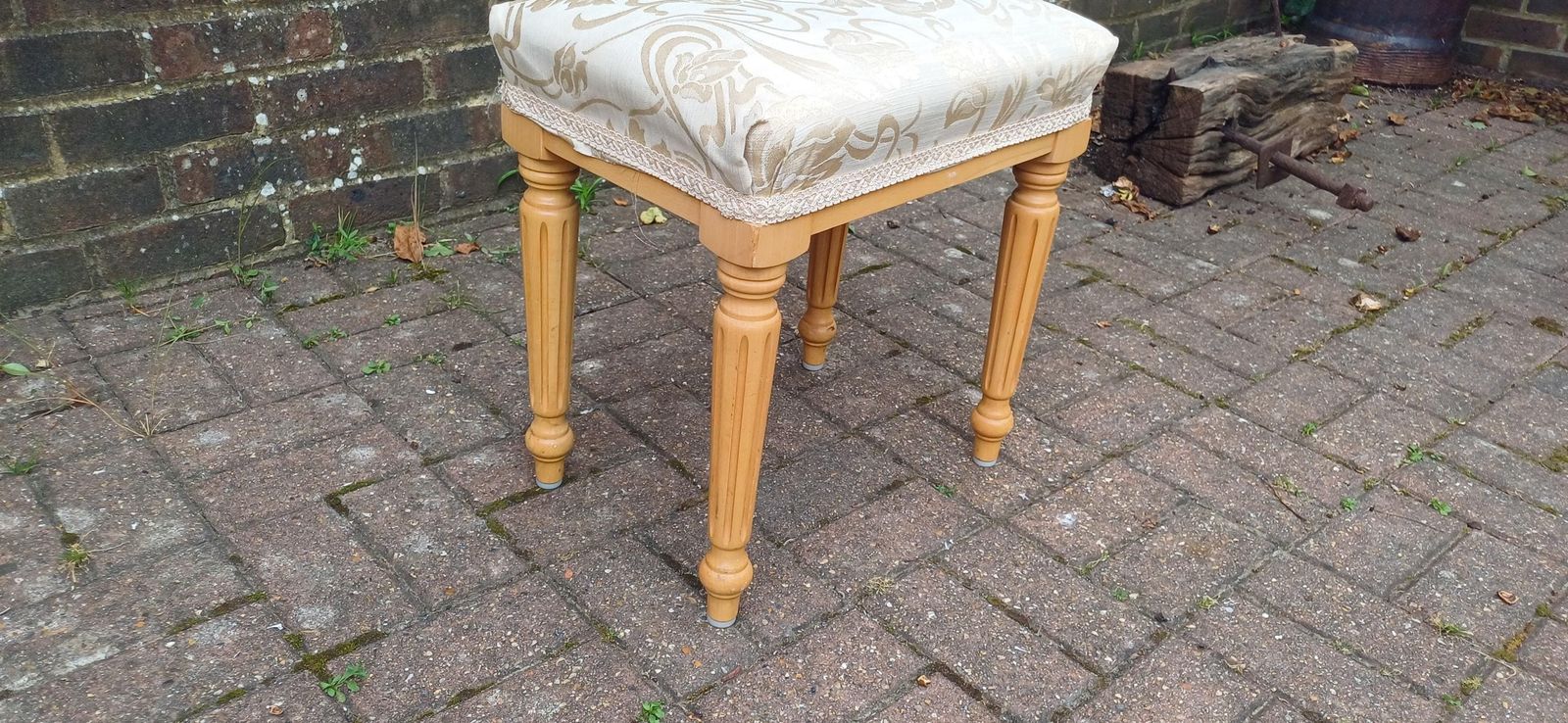 Solid Solid Beech Vintage Style Upholstered Stool photo vinterior