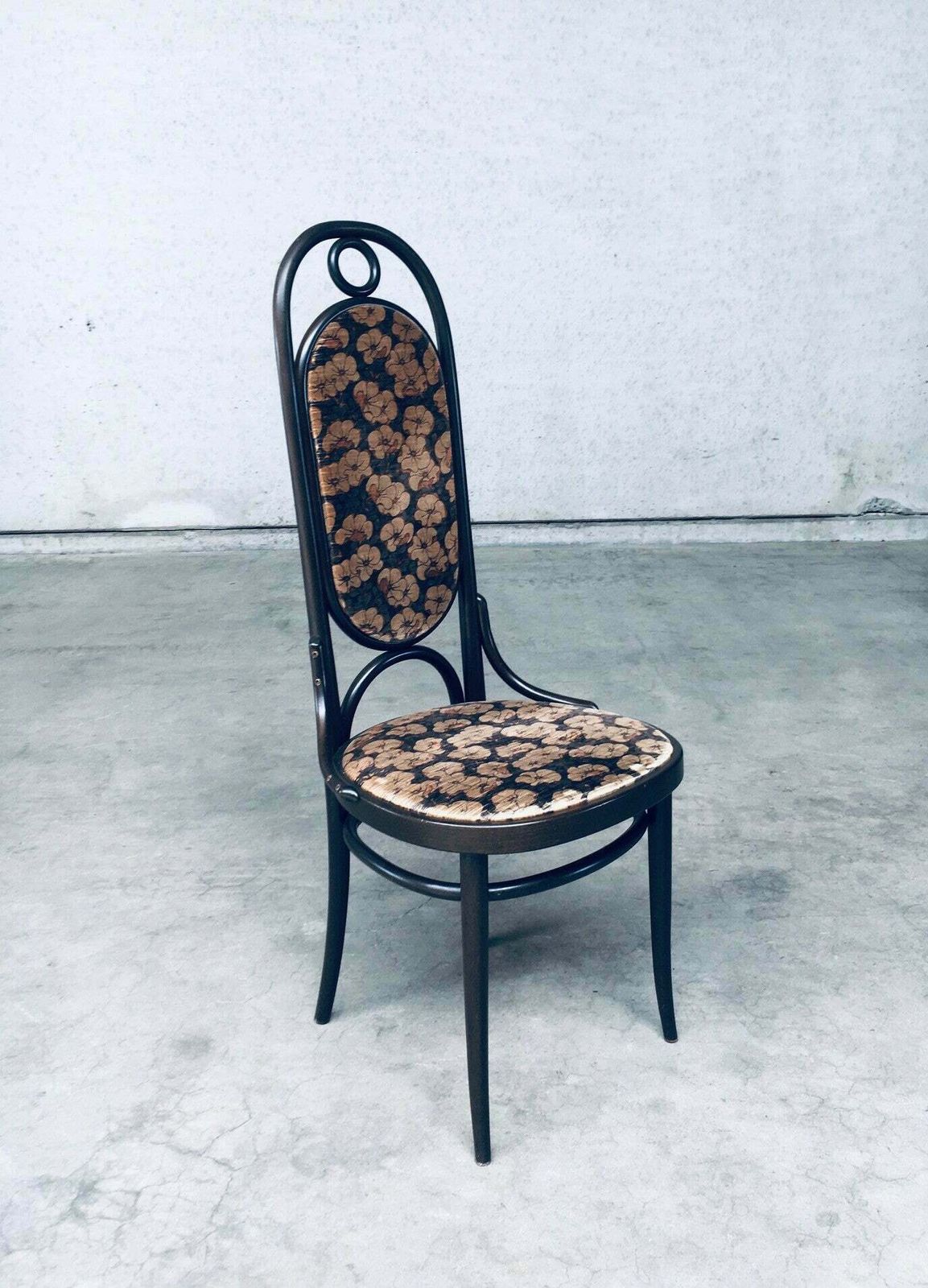 photo vinterior Thonet 79 Model 207r "Long John" Eetkamerstoelen, 1979