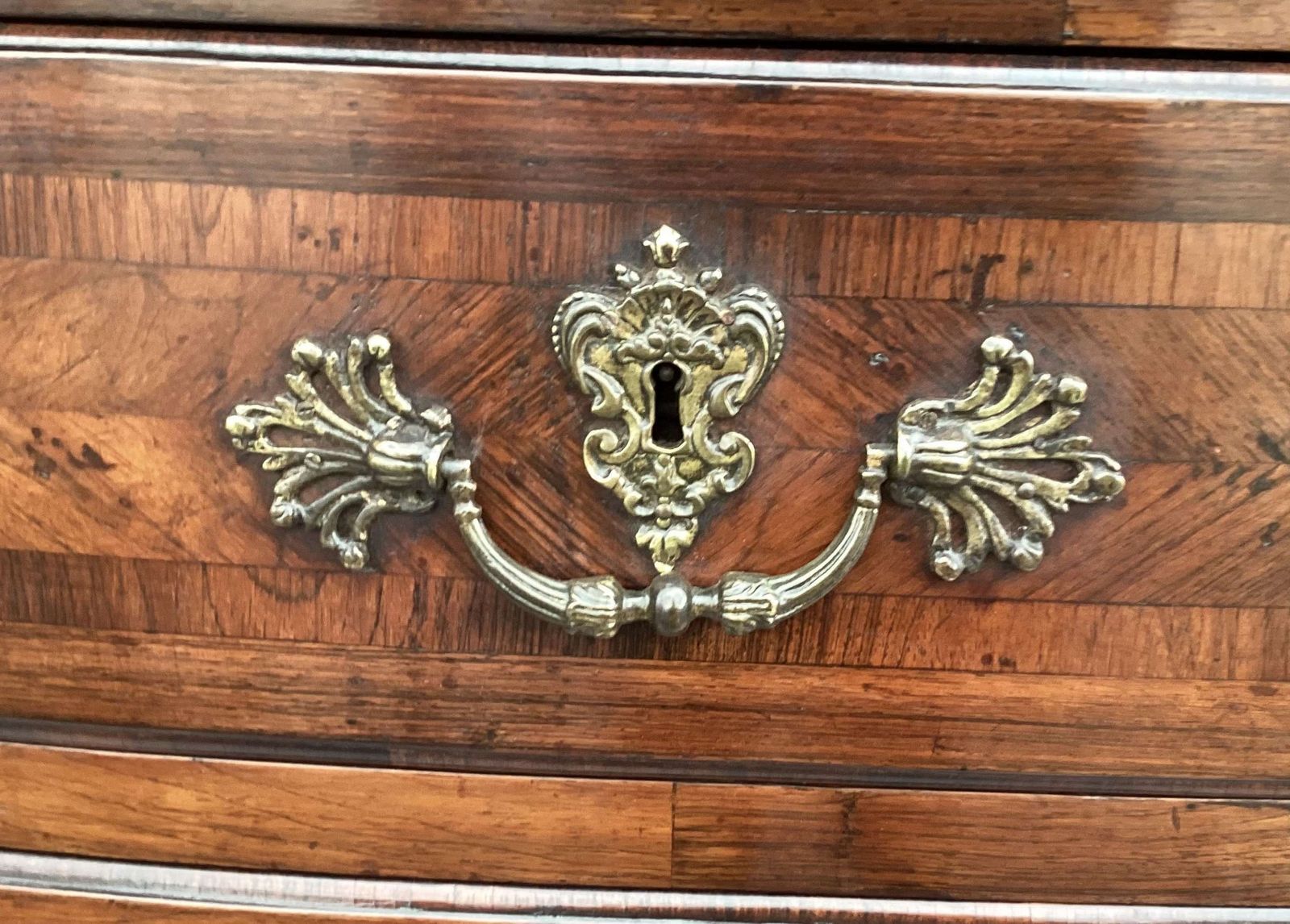 Impressive C18th Louis XV Kingwood Bow Fronted Commode photo vinterior
