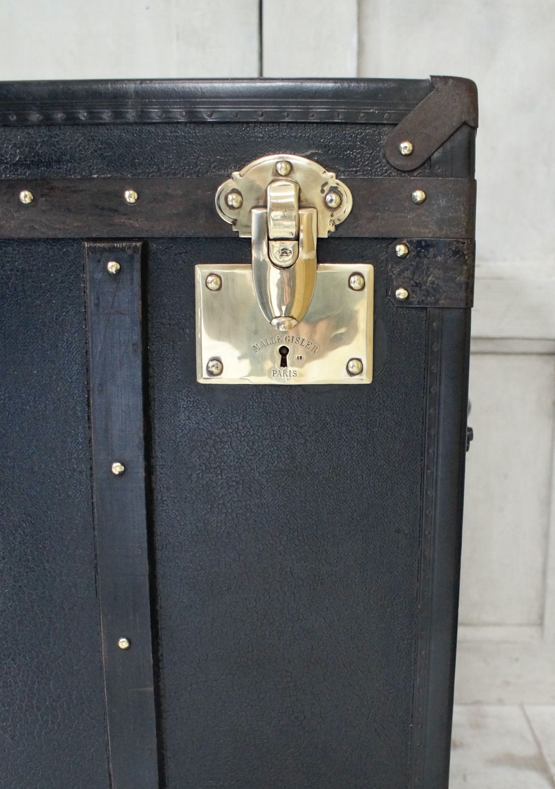 Antique "Malles Gisler Paris” Travel Trunk photo vinterior