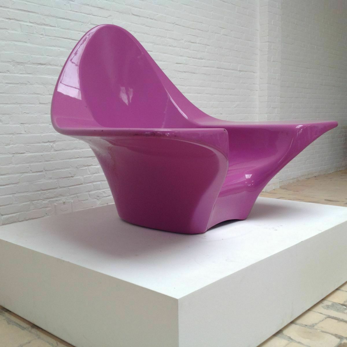 Large Pop Art Fiberglass Lounge Chair, 1960s photo vinterior