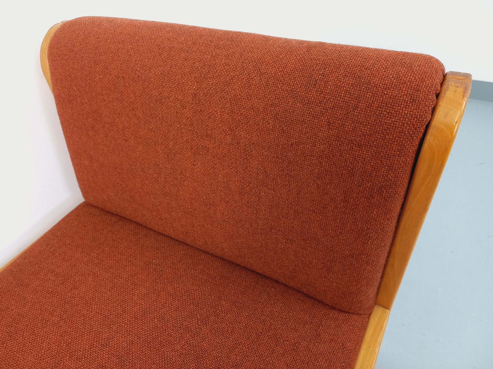 photo vinterior Fauteuil de cheminée Fröscher en bois et tissu