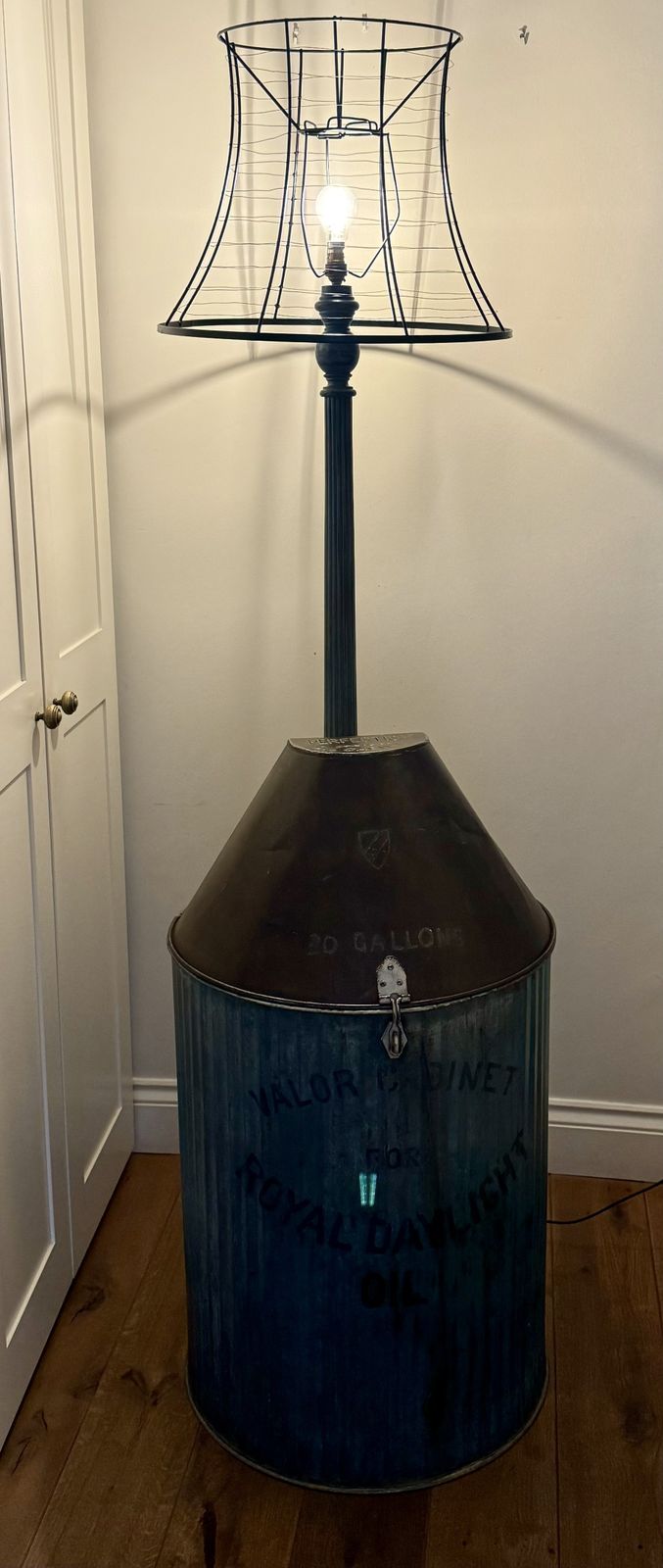 photo for sale 1930s Royal Daylight Oil Drum Lamp