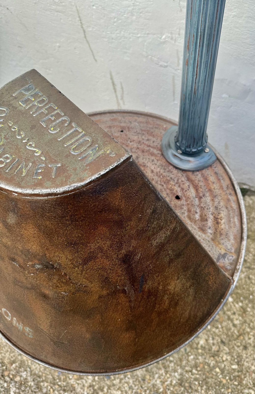 photo vinterior 1930s Royal Daylight Oil Drum Lamp