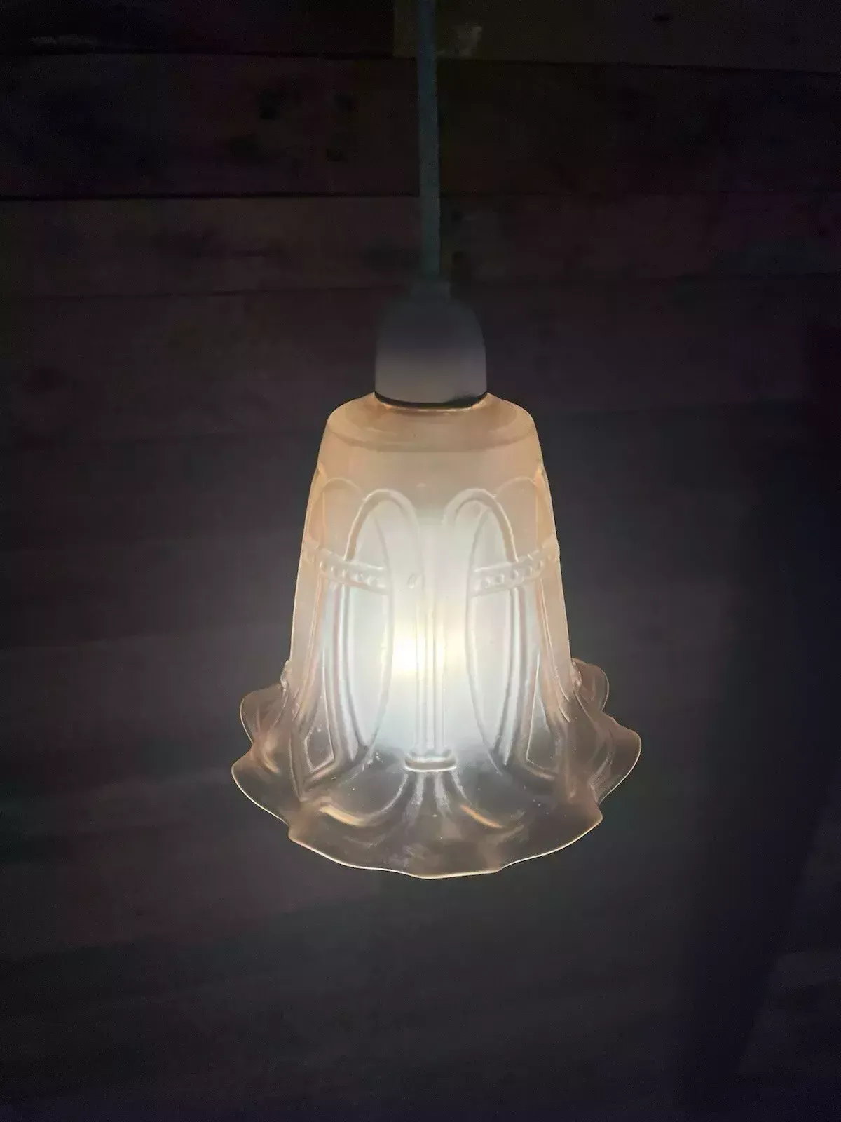 photo vintage Antique C1900 Satin Pink Art Nouveau Frosted Glass Light Ceiling Lamp Shade