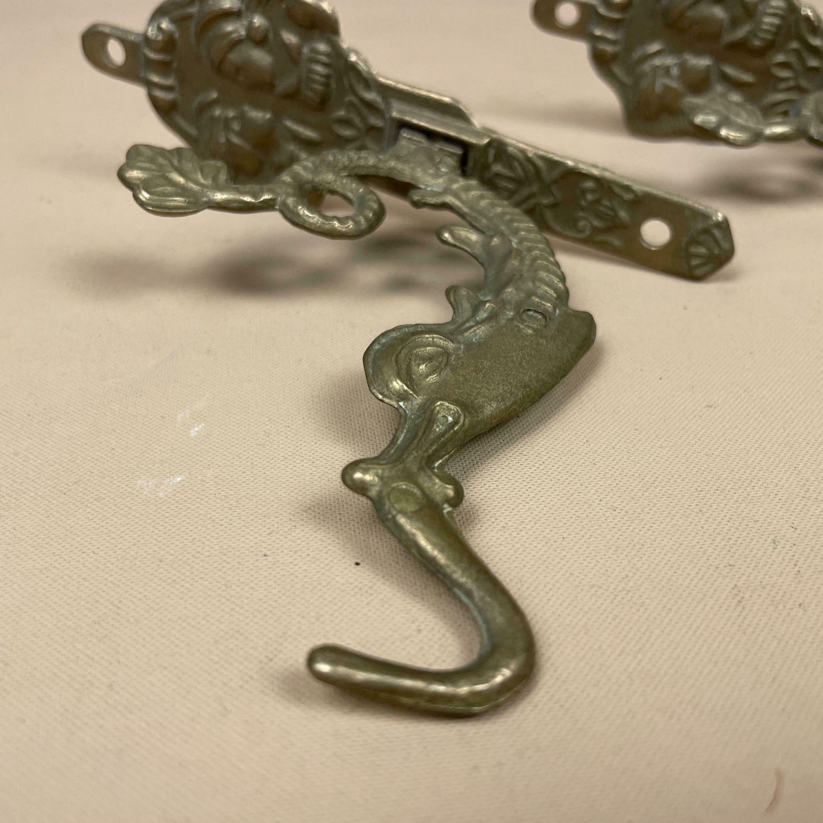 X2 Antique Solid Brass Wall Hook Hanging Vintage Coat Hooks Ornate Pattern Aged Fixture Cottage Oriental Chinese Old Set Door Hanger photo vinterior