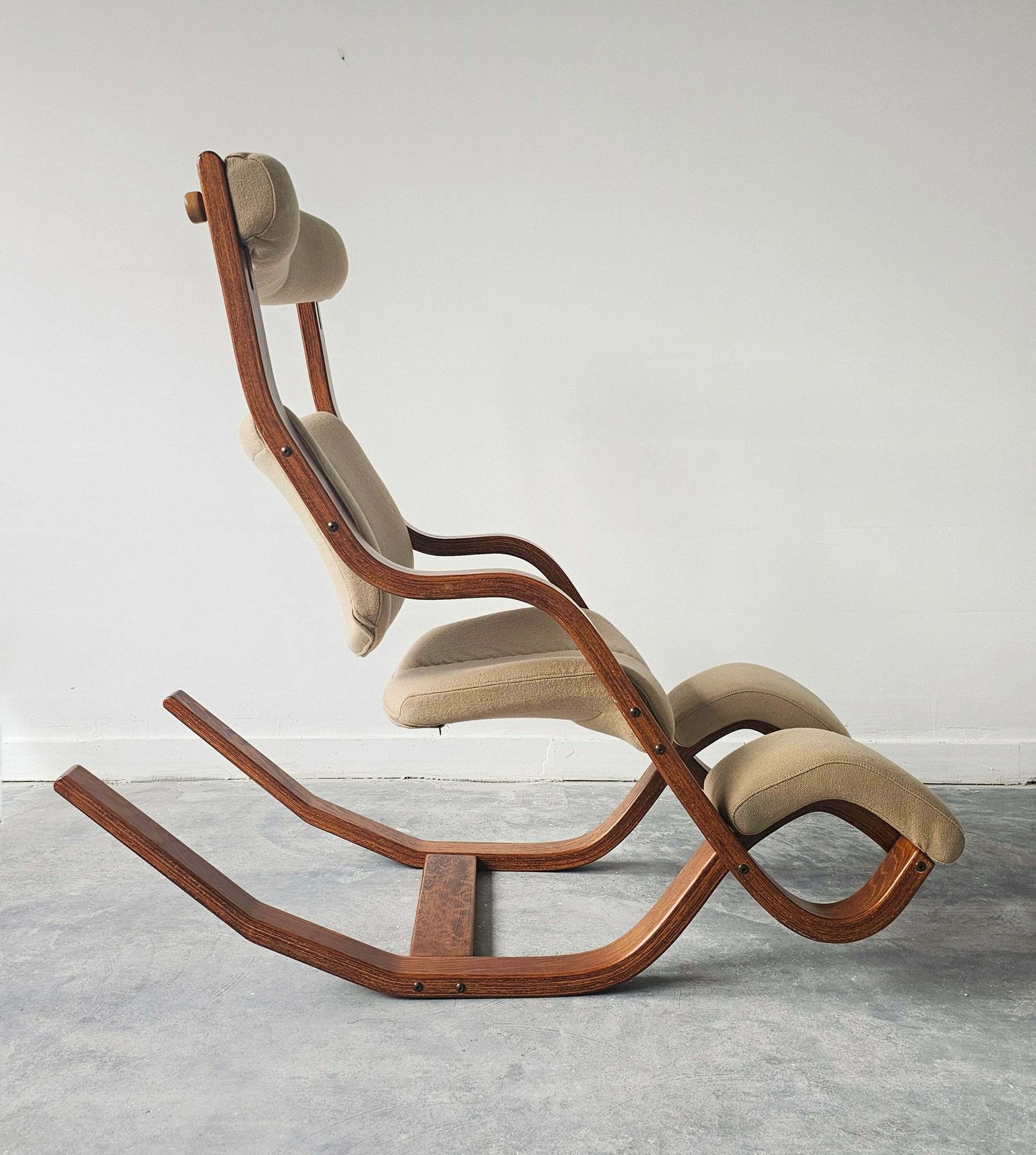 Iconic Gravity Balans Reclining Chair By Peter Opsvik For Varier // Made In Norway In 1980s photo 2600.0