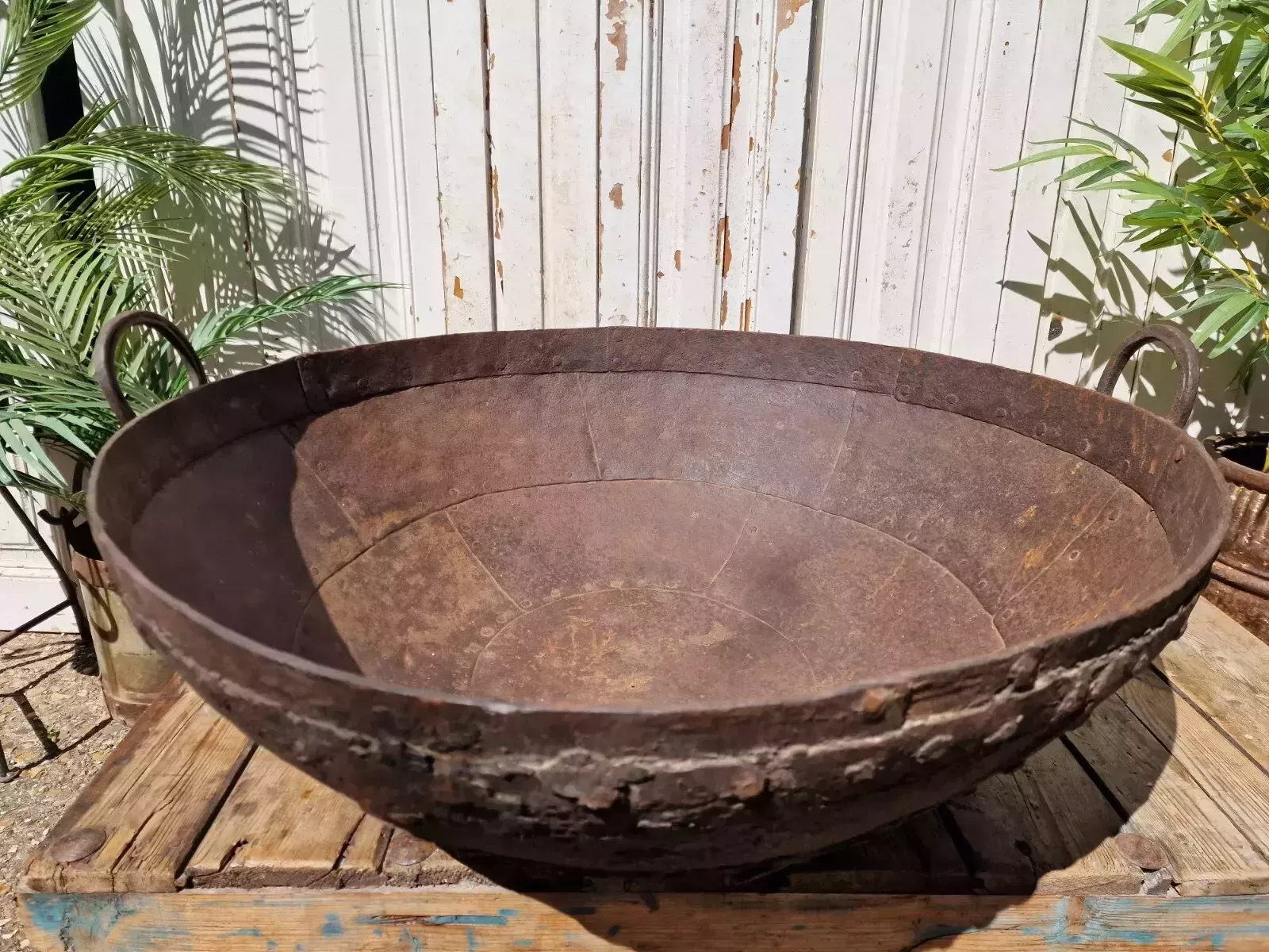 photo furniture Very Large Antique Original Indian Kadai Fire Pit Bbq Drinks Ice Cooler Planter