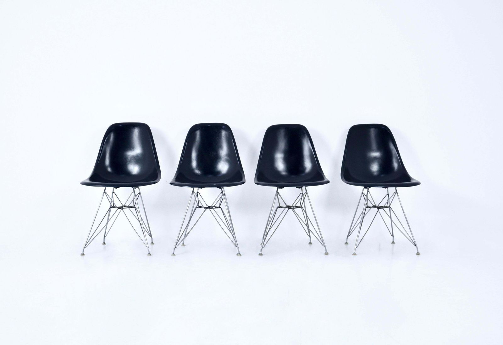 Dining Chairs Dsr By Charles & Ray Eames For Herman Miller, 1970s, Set Of 4 photo Furniture