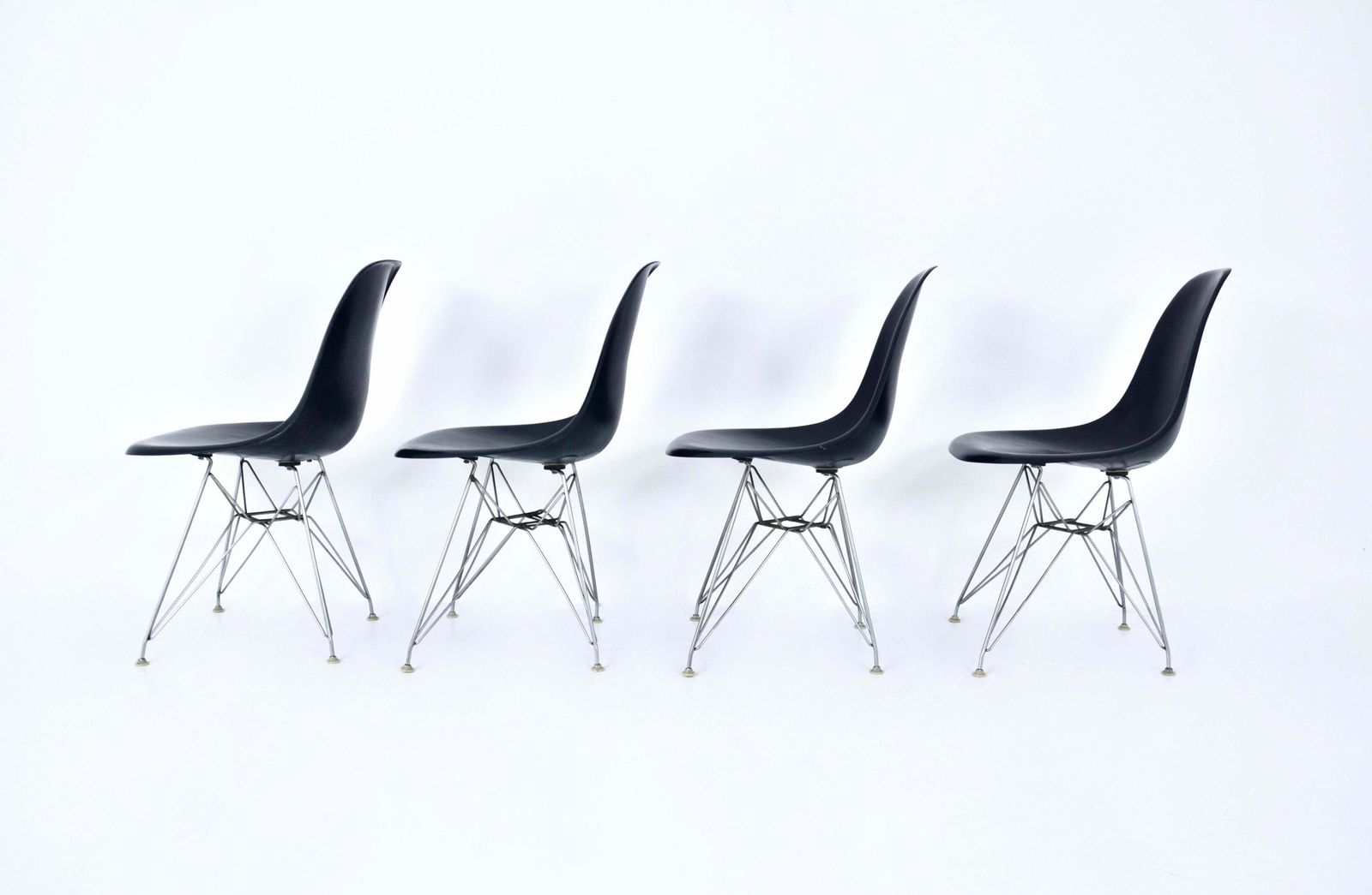 Dining Chairs Dsr By Charles & Ray Eames For Herman Miller, 1970s, Set Of 4 photo buy