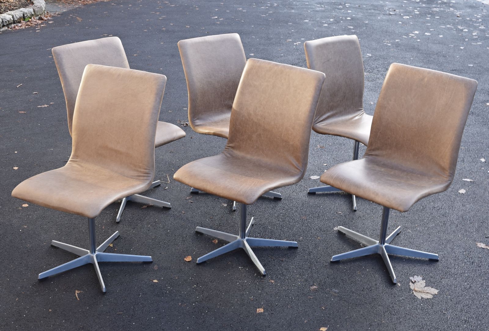 Set Of Six Arne Jacobsen Oxford Chairs For Fritz Hansen Manufactured 1968 photo Furniture