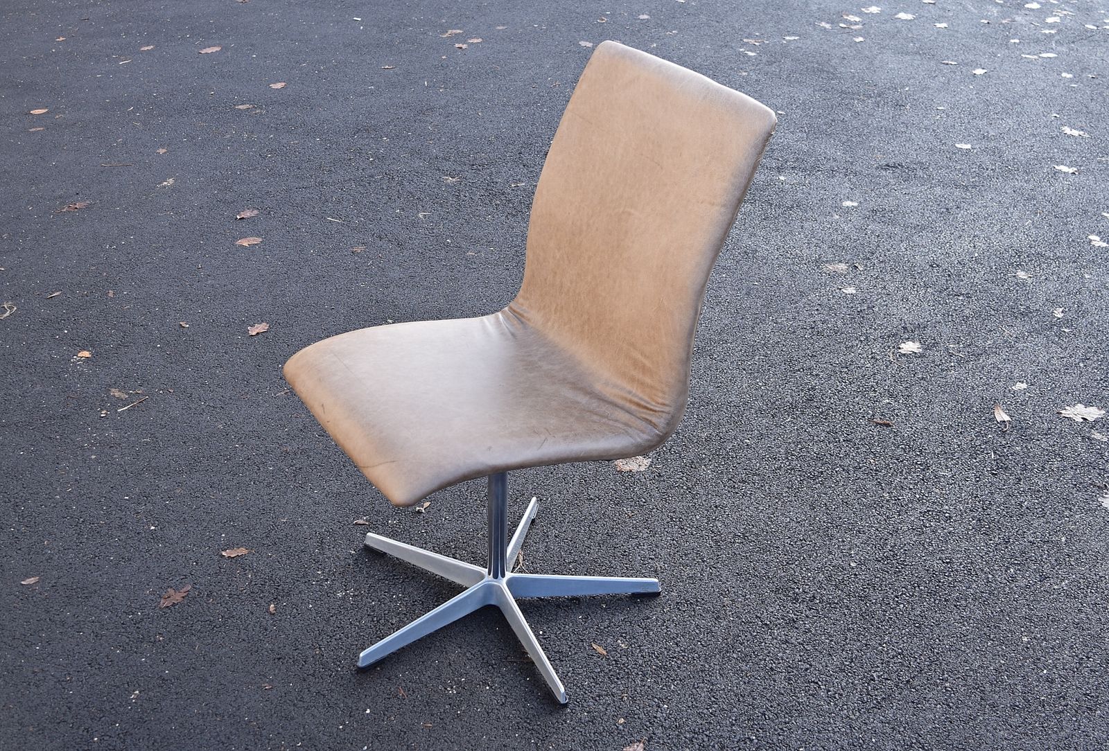Set Of Six Arne Jacobsen Oxford Chairs For Fritz Hansen Manufactured 1968 photo 3750.0