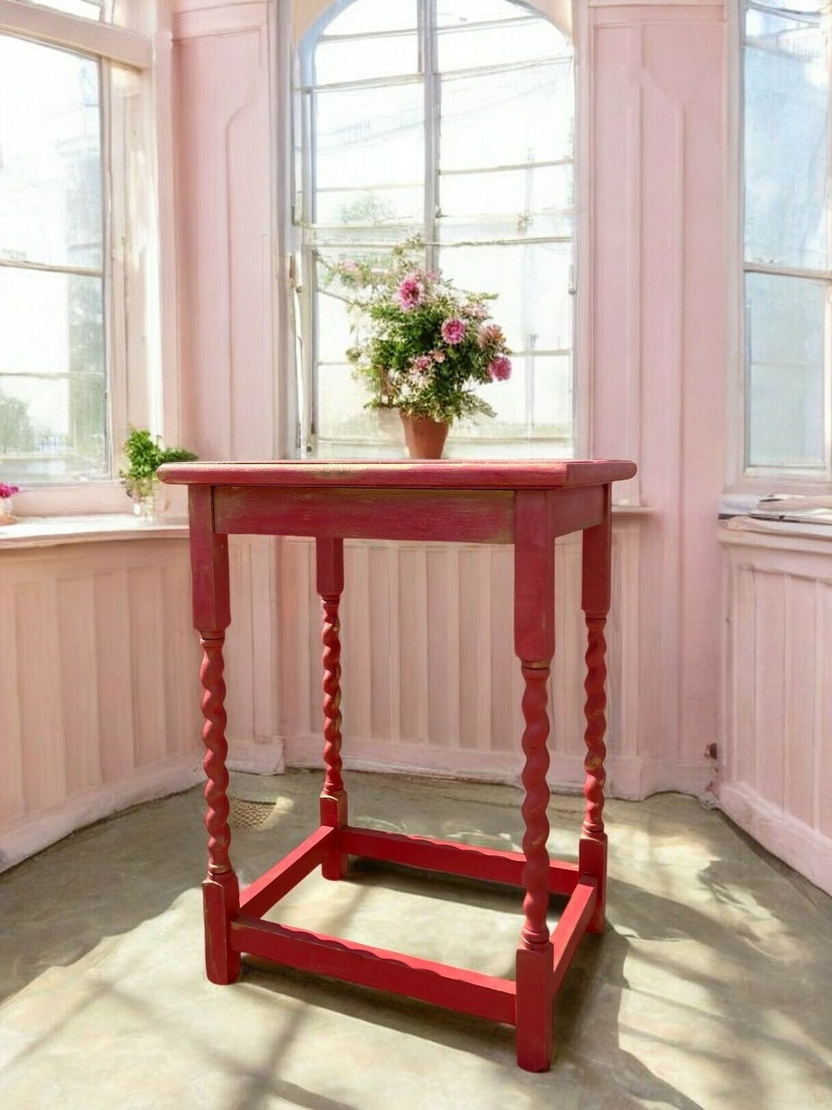 photo vintage Upcycled Barley Leg Side Table In Hot Ombre Pink