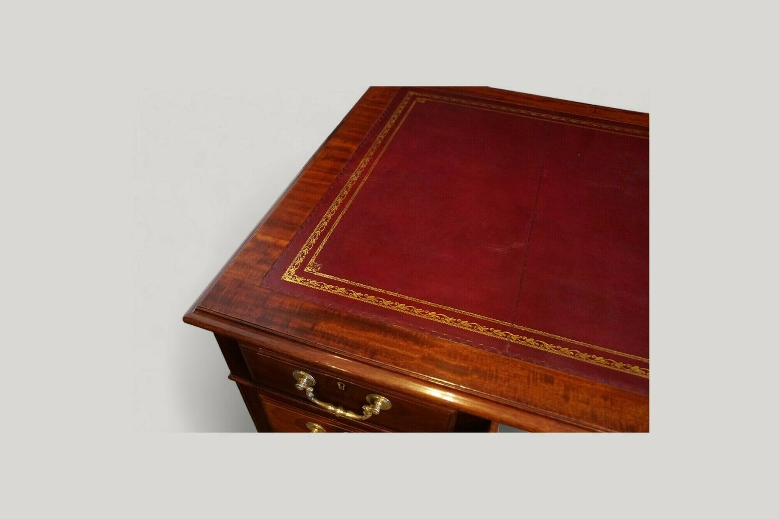 Edwardian Mahogany Pedestal Desk photo vinterior