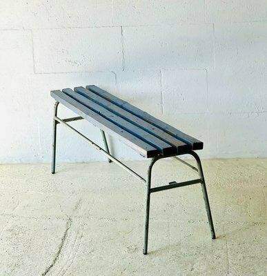 photo vintage Industriële Blauwe Bank, Ca. Jaren 1960