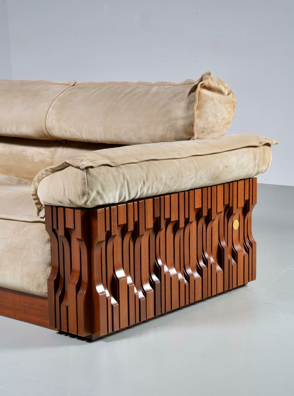 Luciano Frigerio 'Norman' 3 Seat Sofa In Walnut And Suede, Italy, 1968 photo 8745.0