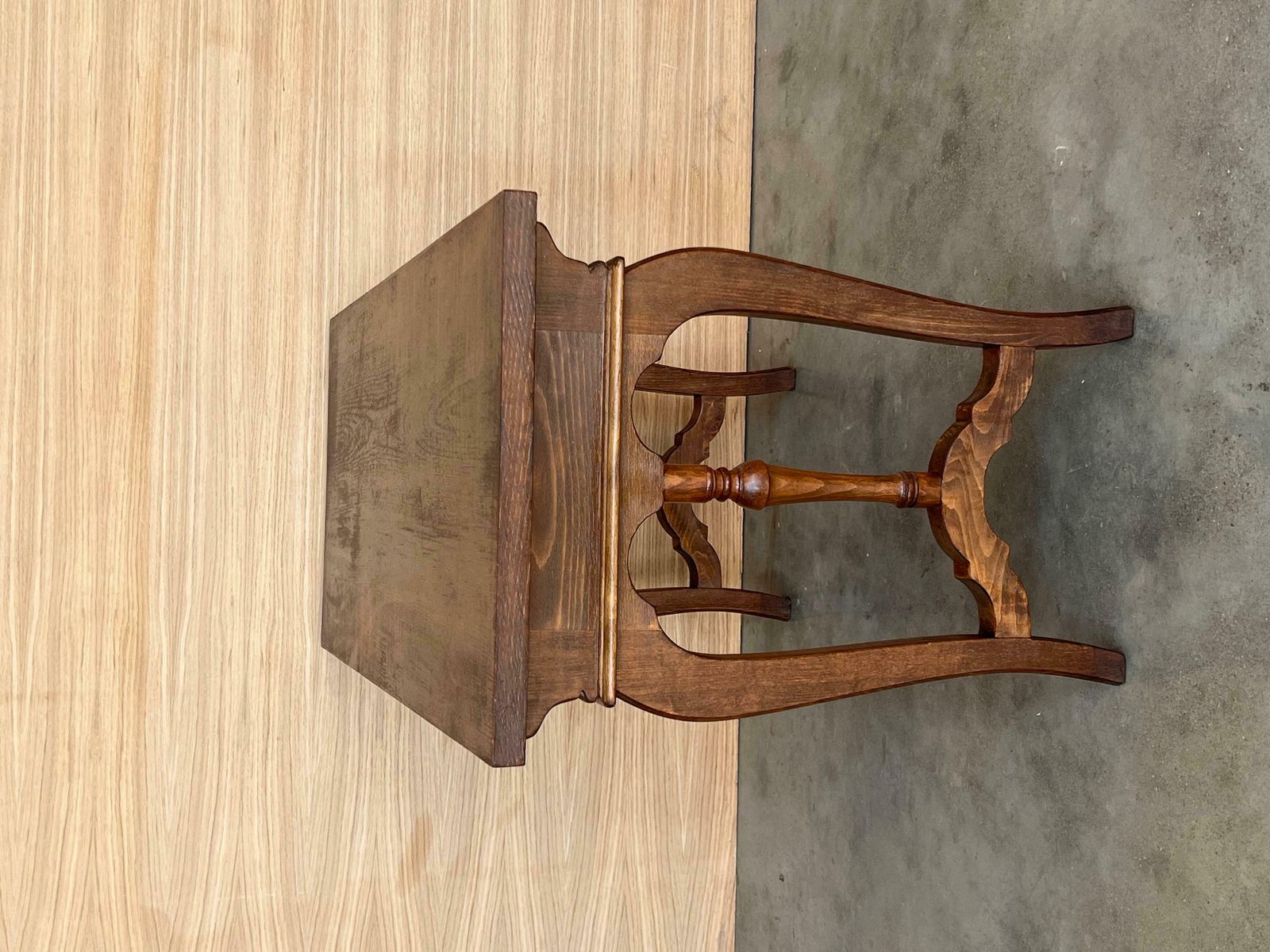 3097.0 Console, bureau ou table de toilette catalane en noyer, début du XIXe siècle photo