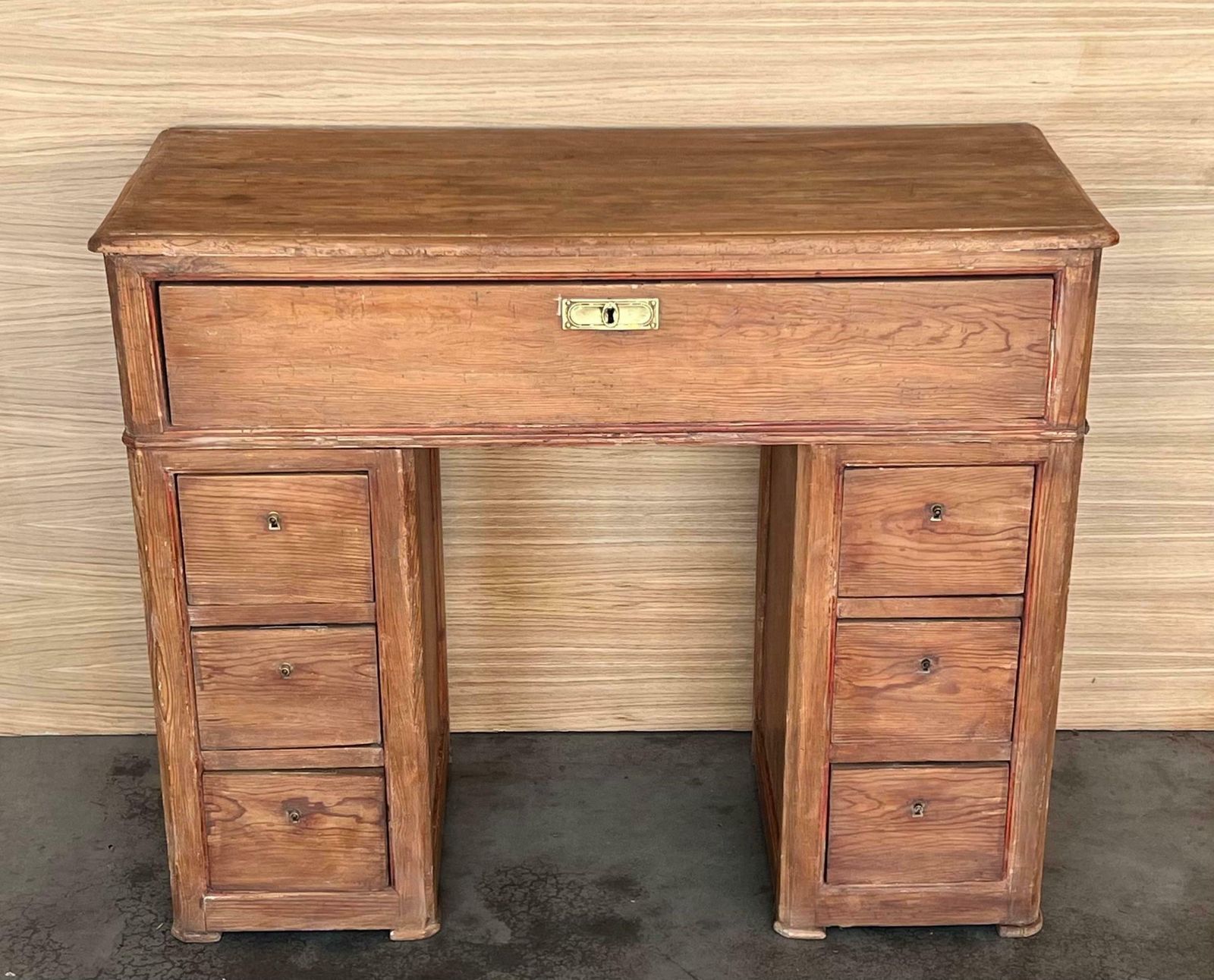 Bureau de campagne ou console en pin espagnol, vers 1890 photo furniture