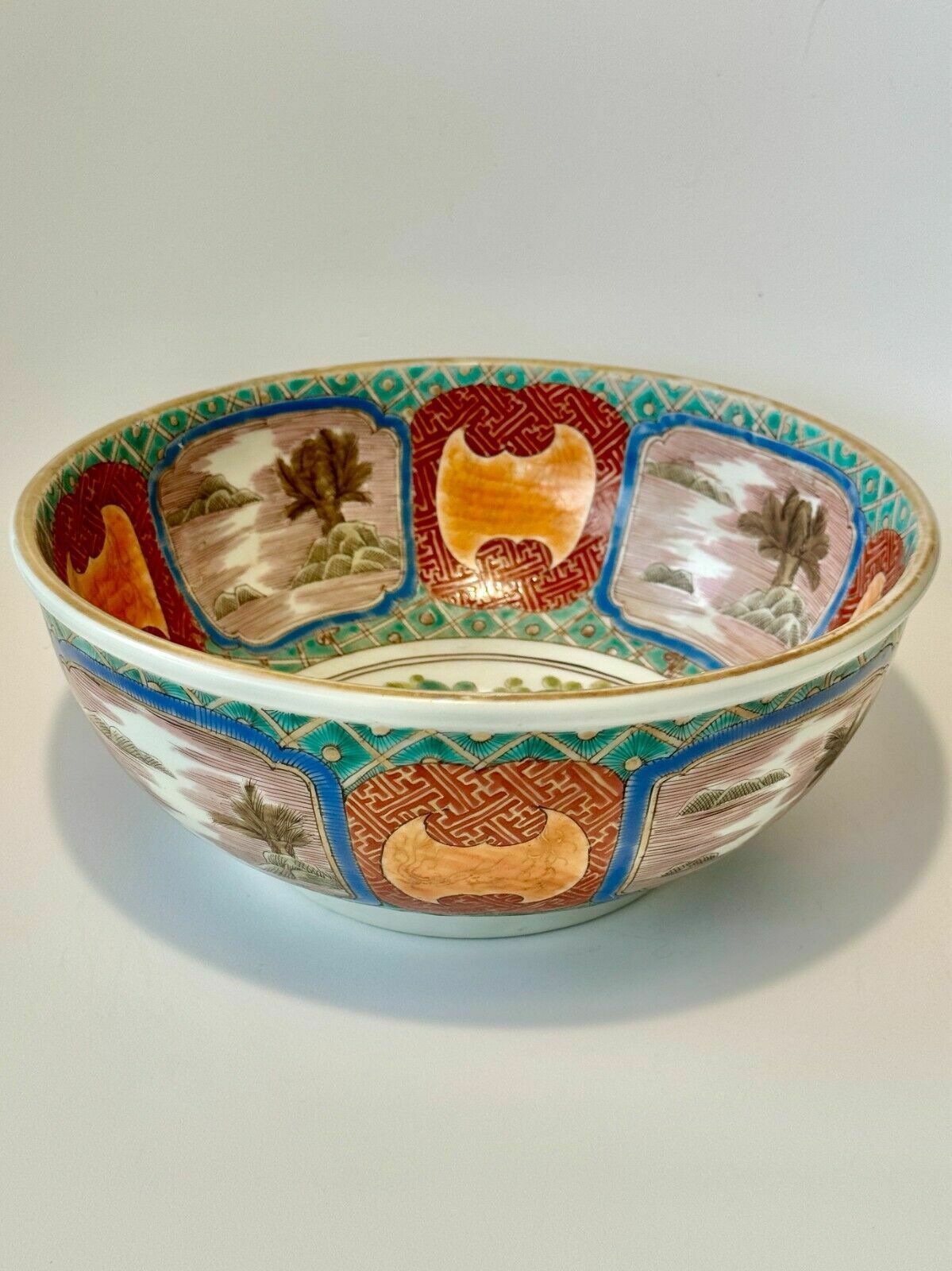 A 19th Century Japanese Meiji Period Imari Bowl Hand Painted With Flowers 25cmø photo vintage