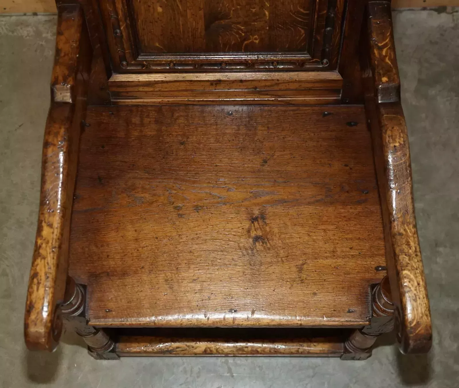 photo furniture Fine & Rare Original 19th Century Wainscot Armchair England Oak With Side Drawer