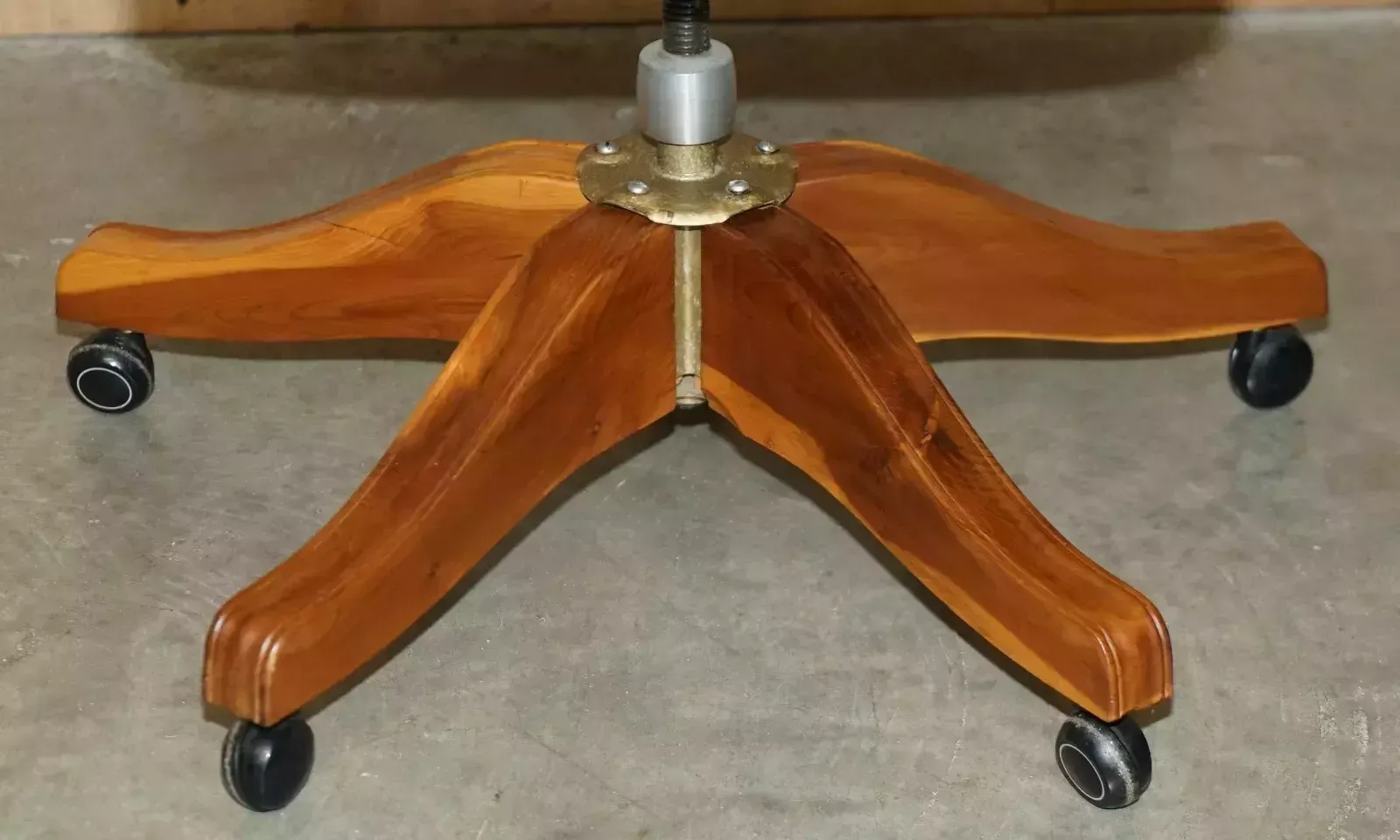 photo buy Super Rare Highly Collectable Burr Yew Wood Windsor Swivel Captains Office Chair