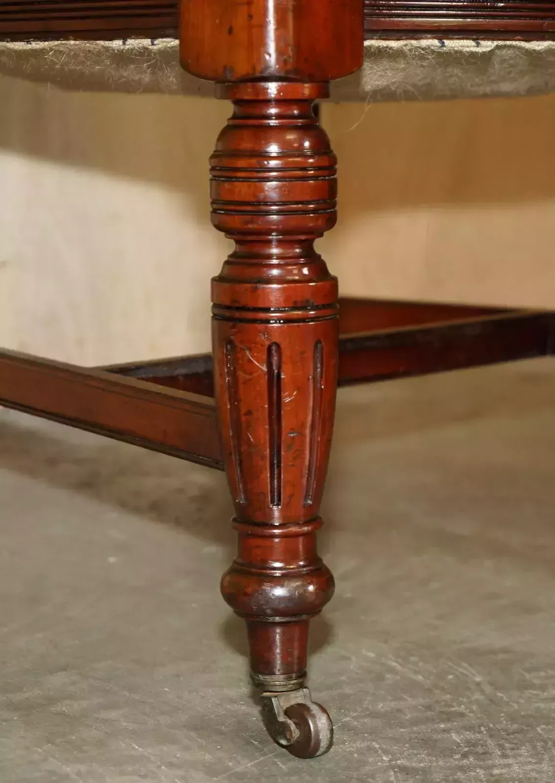photo vinterior Exqusiite Antique English Hand Carved Harvest "Labour & Wait" Throne Armchair