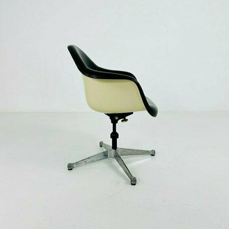 Fiberglass Swivel Chairs By Ray & Charles Eames For Herman Miller, 1960s photo vinterior