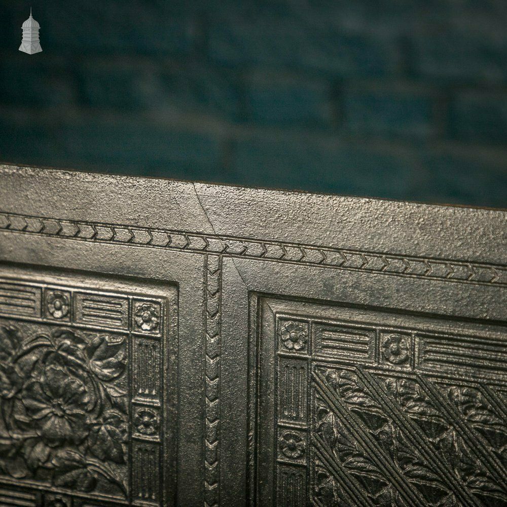 photo vintage Aesthetics Fire Surround, Cast Iron