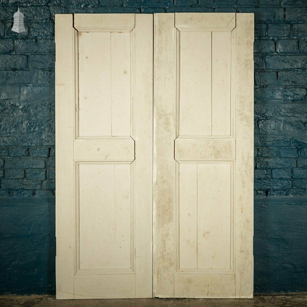 photo vinterior Pine Cupboard Doors, White Painted 2 Moulded Pannels