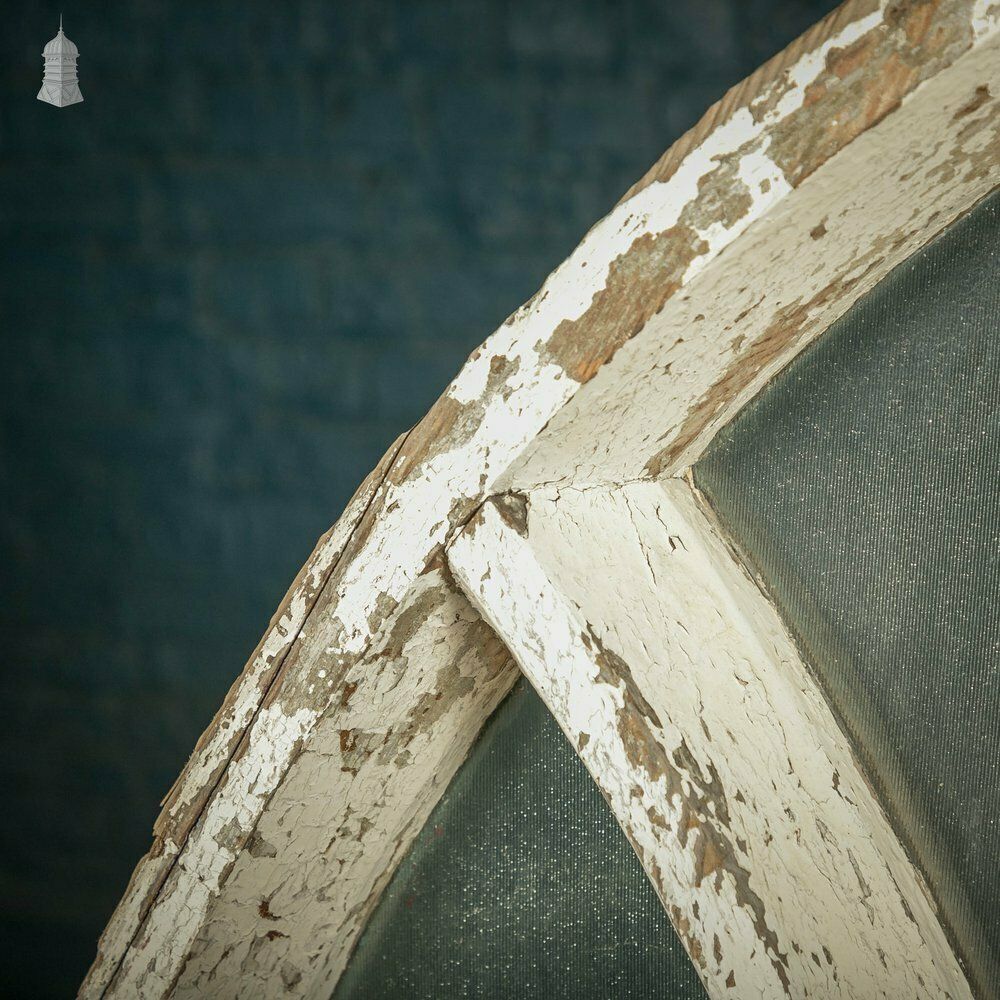photo vinterior Arch Top Window, Gothic Style, Wooden Frame