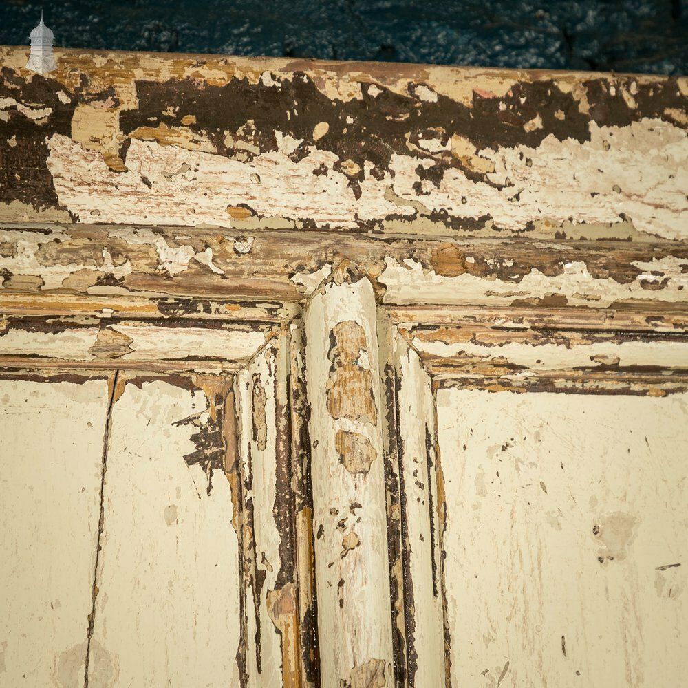photo vinterior Pine Paneled Door, Moulded 6 Panel