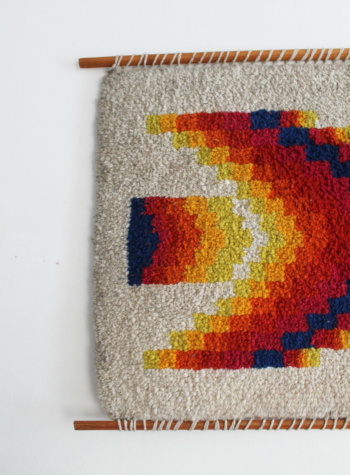 1960's Mid Century Decorative Wall Rug photo 225.0