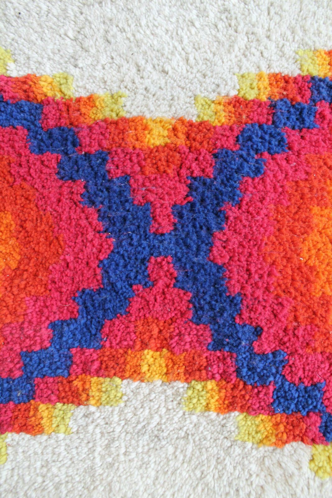 photo furniture 1960's Mid Century Decorative Wall Rug