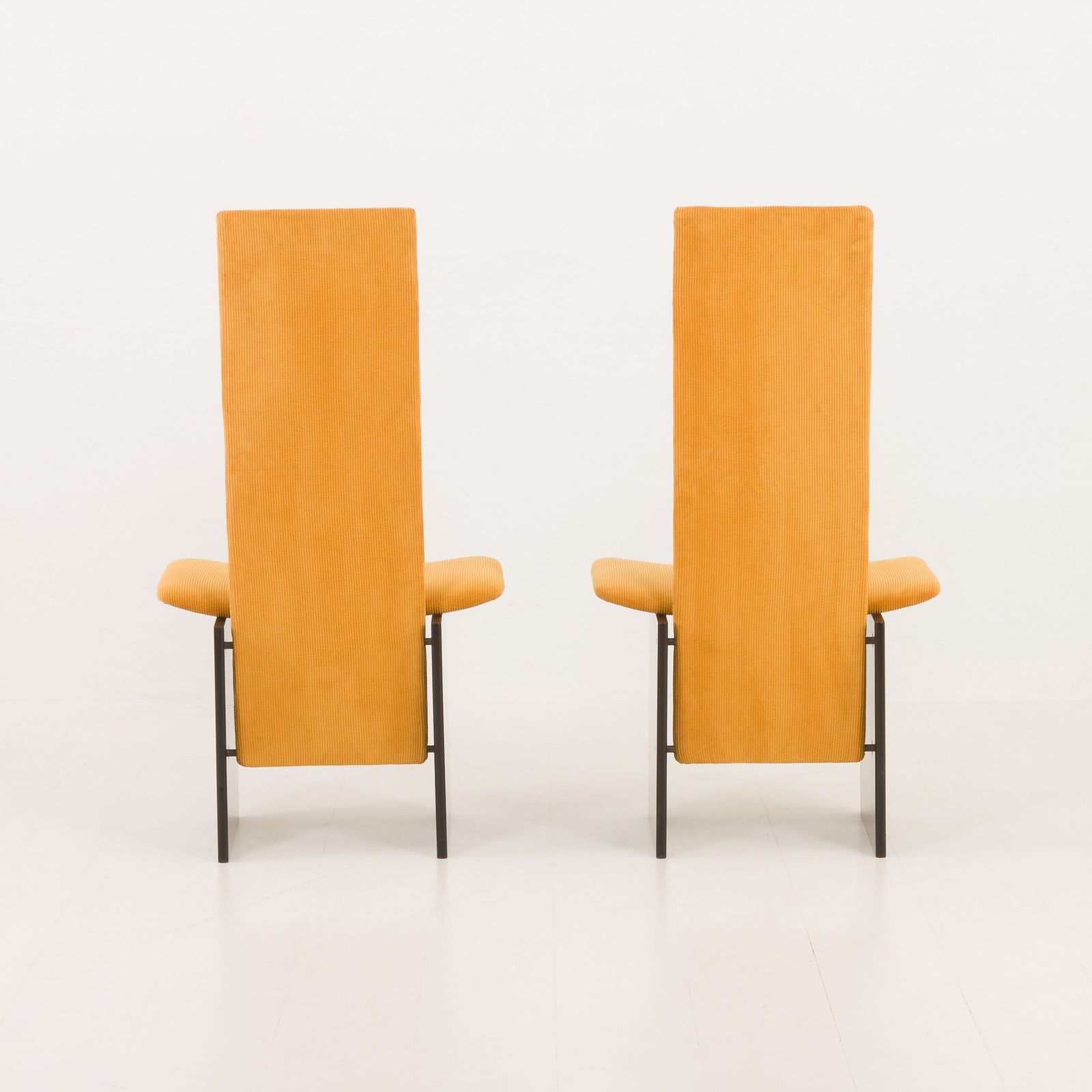 Kazuhide Takahama Rennie Chairs For Simon Gavina, Italy 1960s. photo vinterior