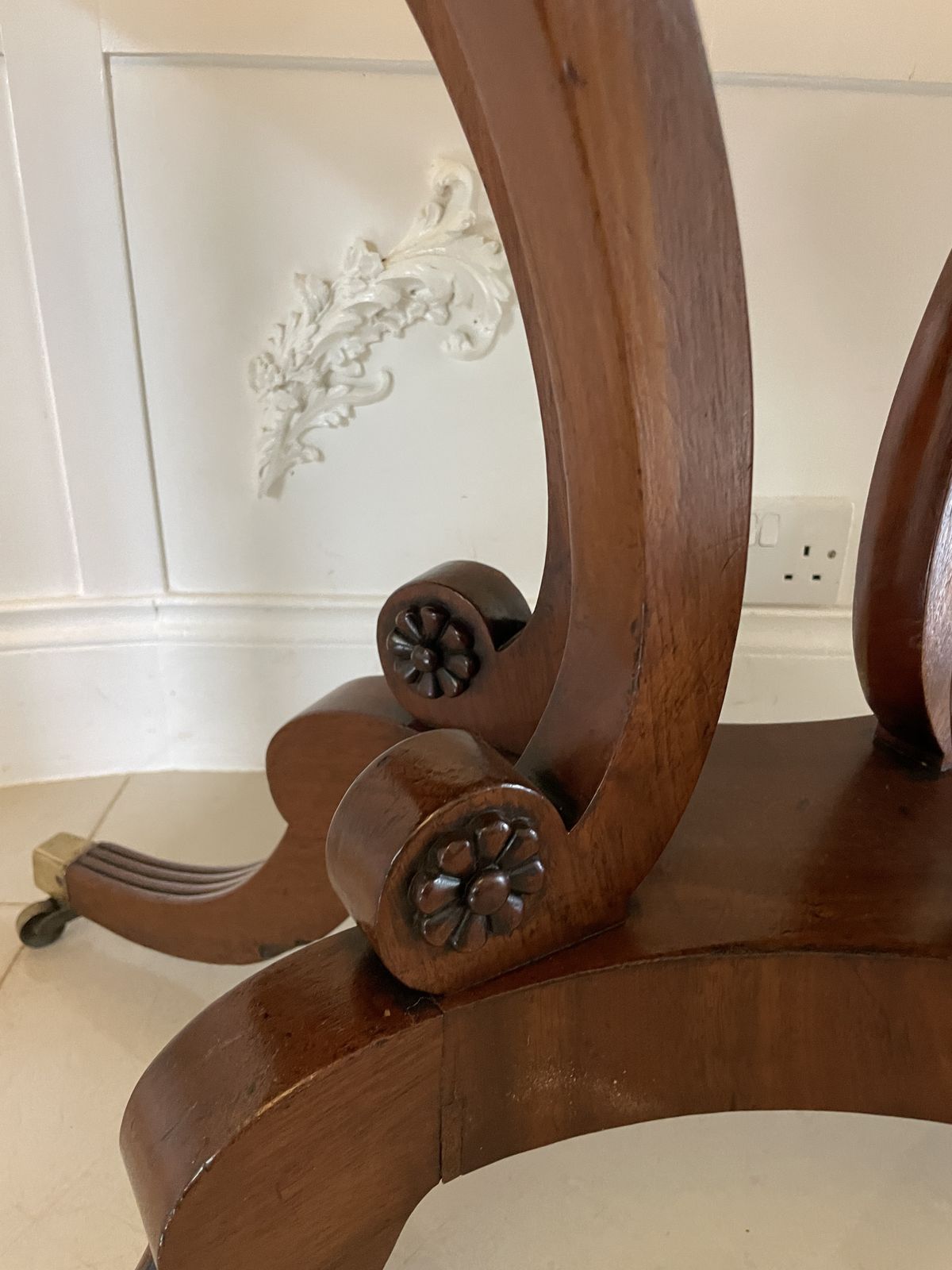 photo furniture Antique 19th Century Quality Mahogany Card Table