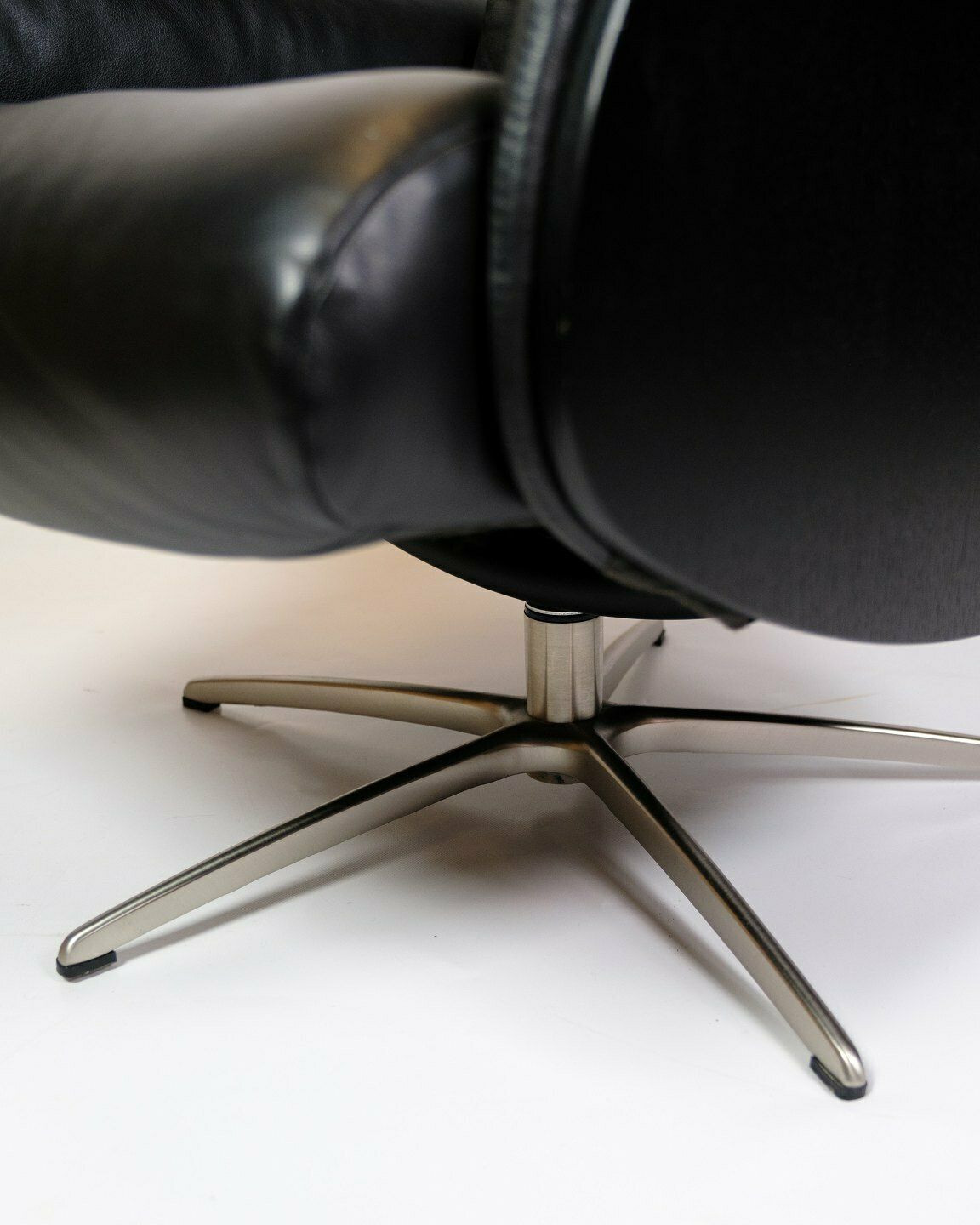 Lounge Chair In Black Leather With Aluminum Swivel From 1970s photo vinterior