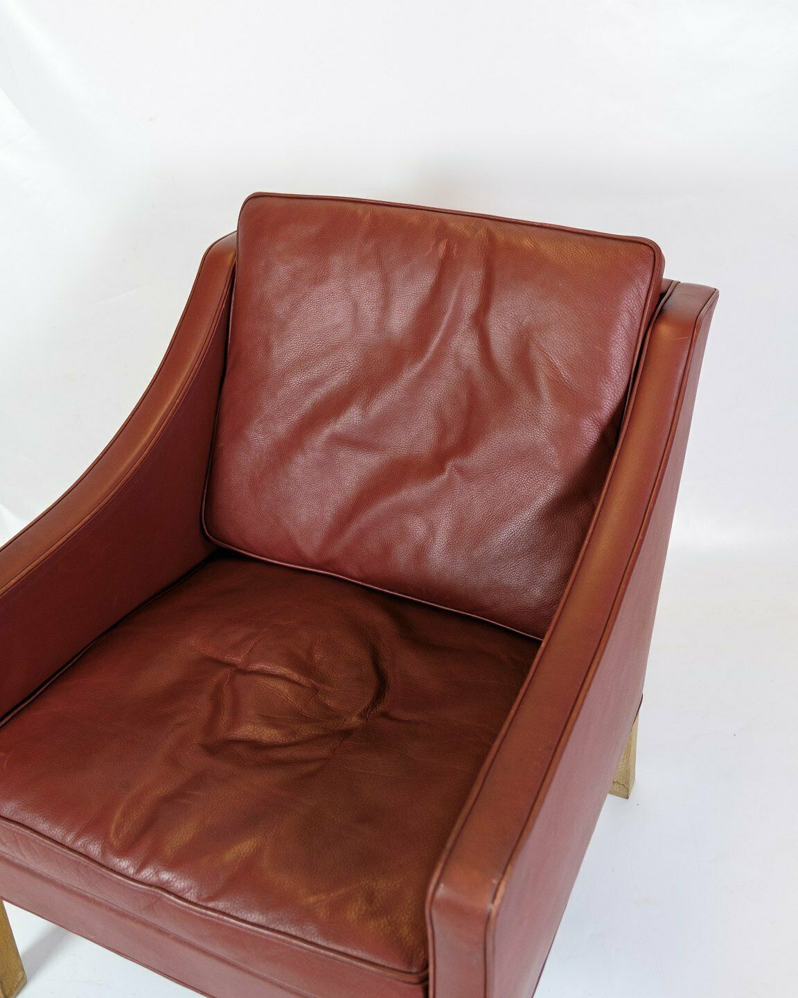 Armchair  Model 2207 In Red Leather And Oak Frame By Børge Mogensen For Fredericia Stole Fabrik From 1960s photo furniture