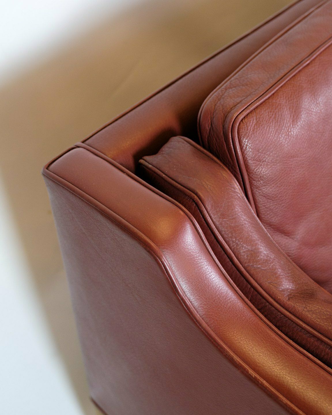 Set Of Two 2. Person Sofas Model 2212 In Red Leather & Oak Frame By Børge Mogensen For Fredericia Chair Factory From 1960s photo buy