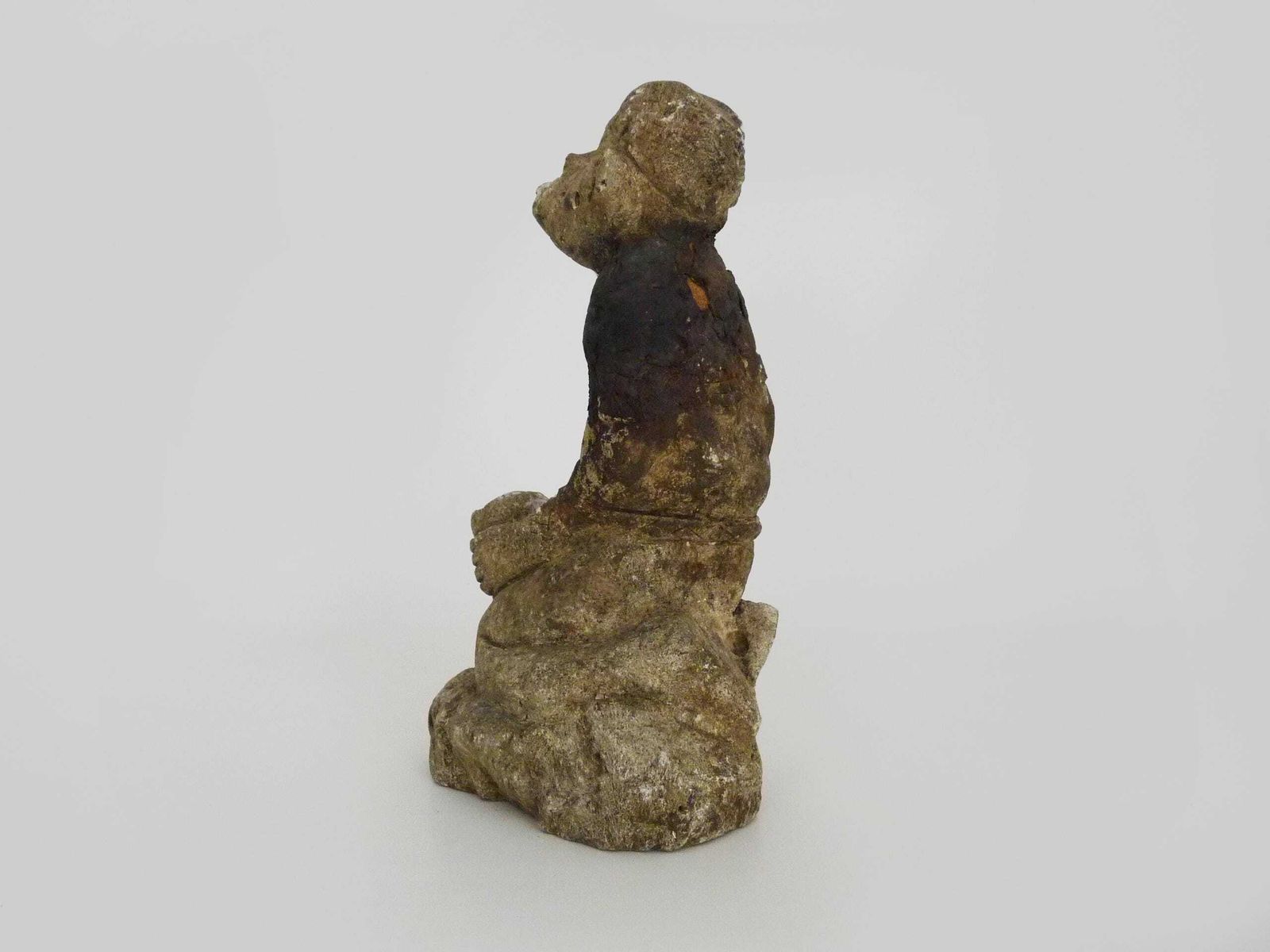 Old Anthropomorphic Stone Sculpture From Papua New Guinea Oceania. Ritual Stone 19th photo vinterior