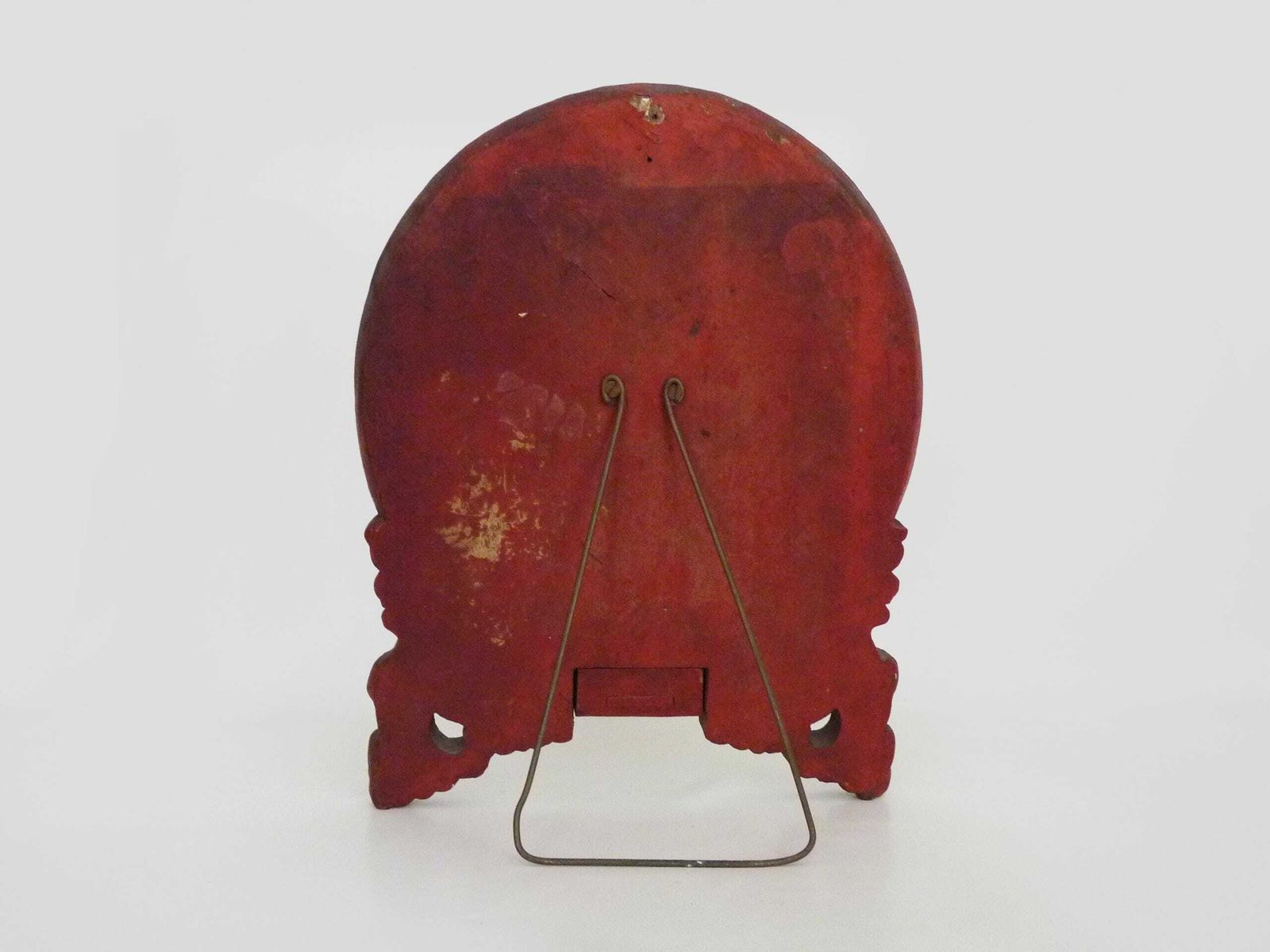 photo furniture Chinese Psyche Mirror In Hand Carved Wood, Gilded And Lacquered In Red. Early To Mid 20th Century