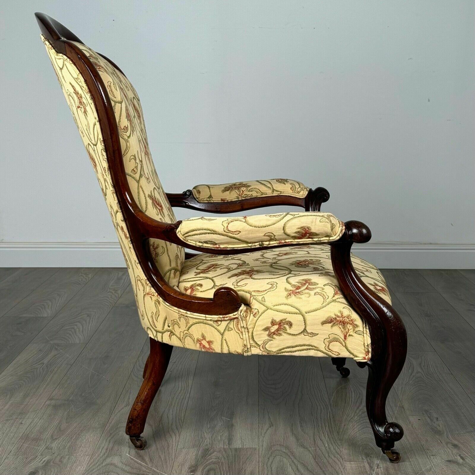 Antique 19th Century Armchair In Mahogany photo vinterior