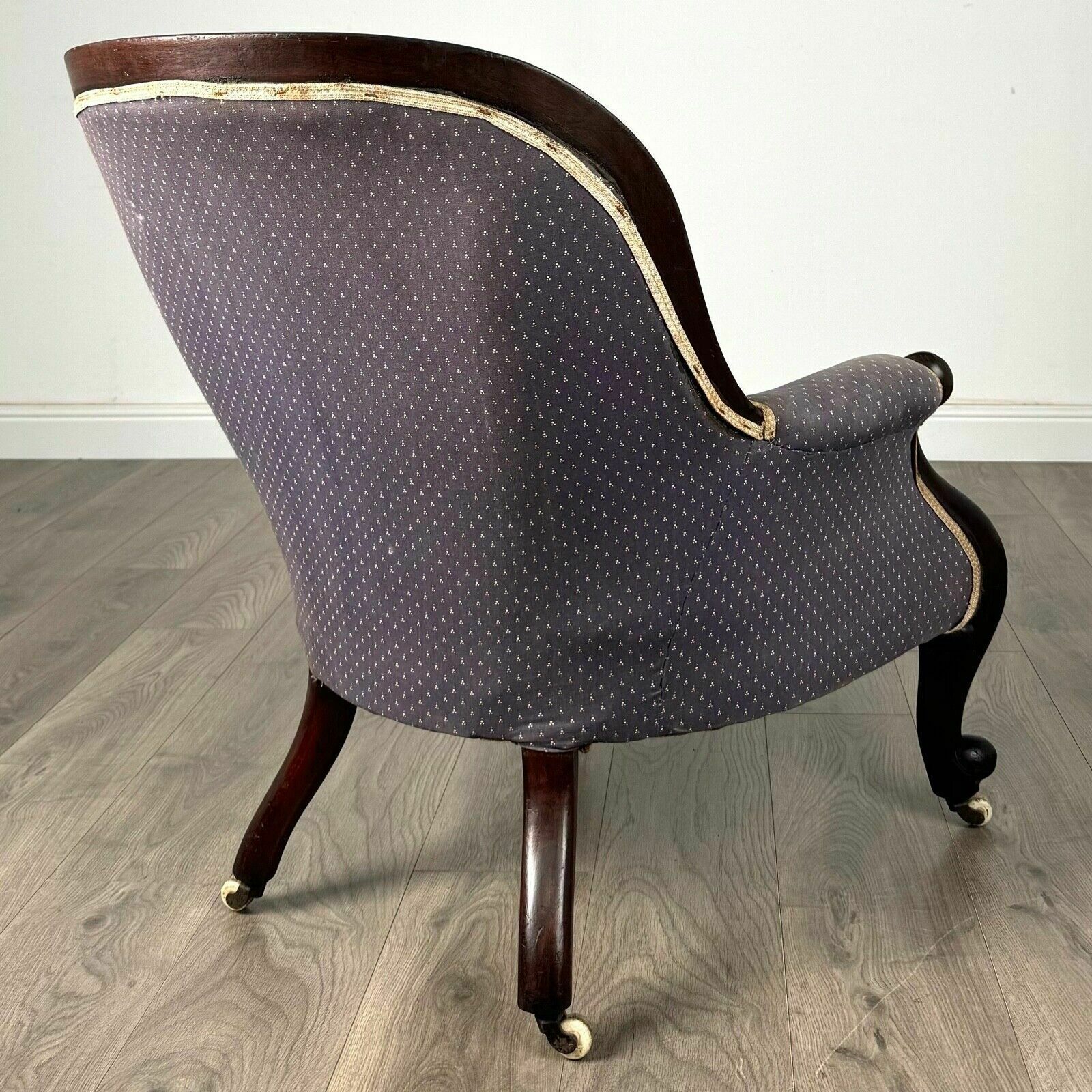 Antique 19th Century Button Back Armchair In Mahogany photo 465.0