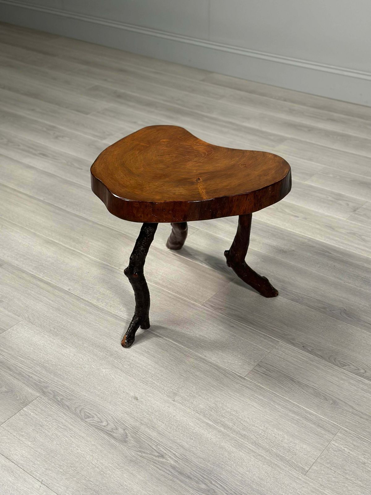 photo furniture Natural Welsh Love Heart Table