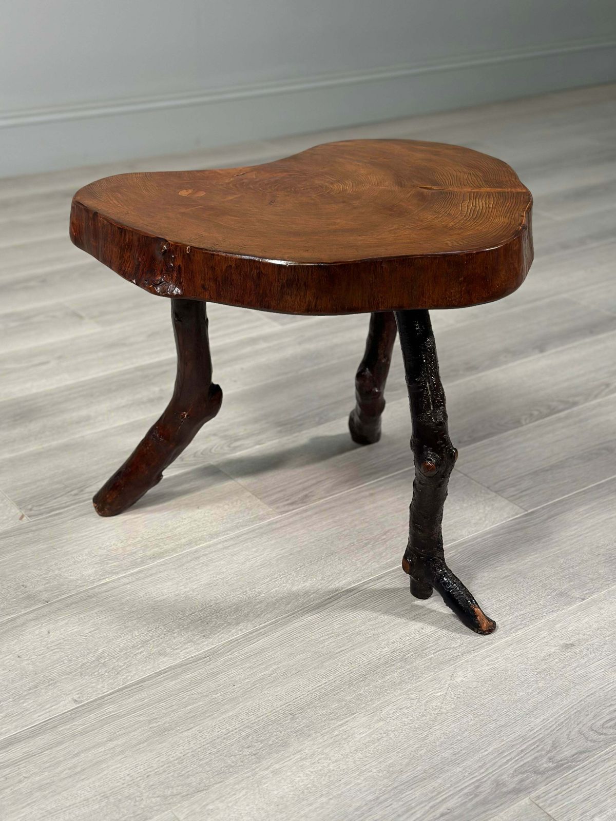photo vinterior Natural Welsh Love Heart Table