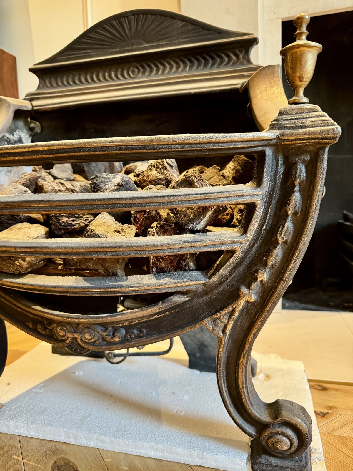Reclaimed Victorian Style Cast Iron Fire Basket For Chimney photo 450.0
